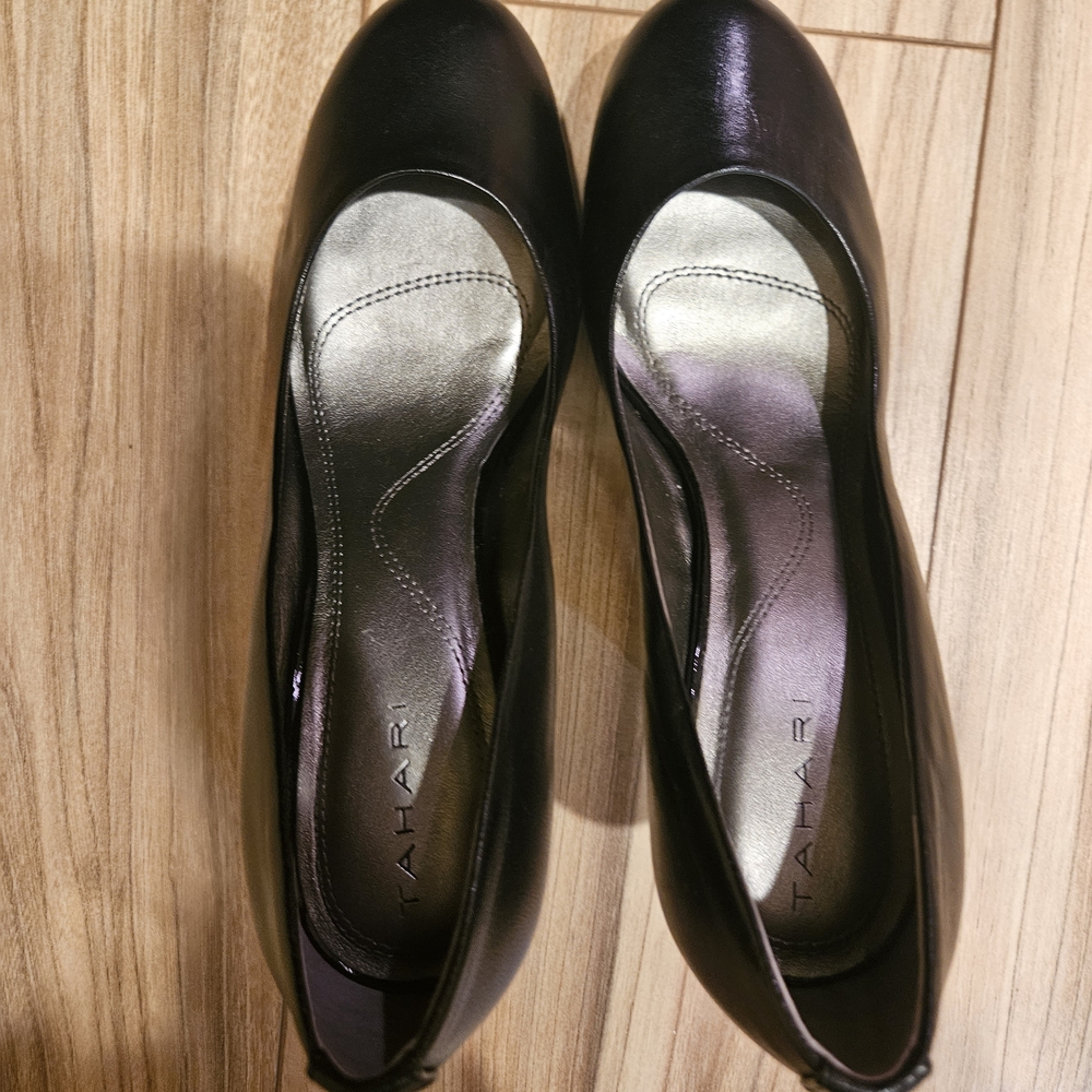 Tahari Black Leather Heels